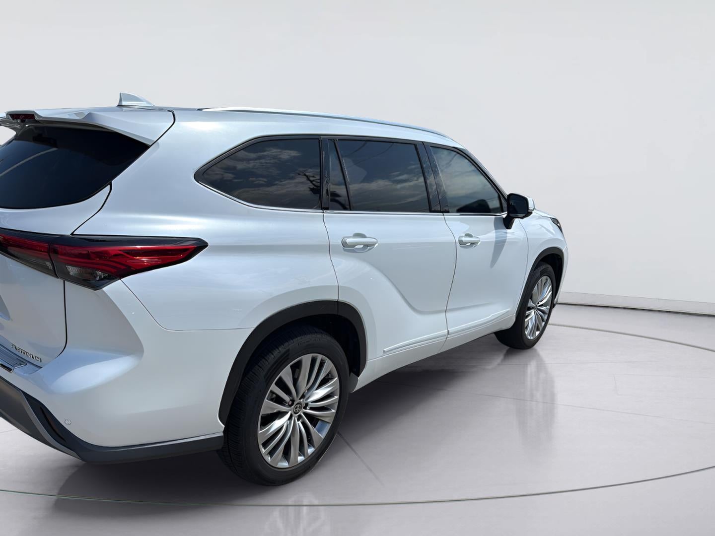 2023 Toyota Highlander Platinum