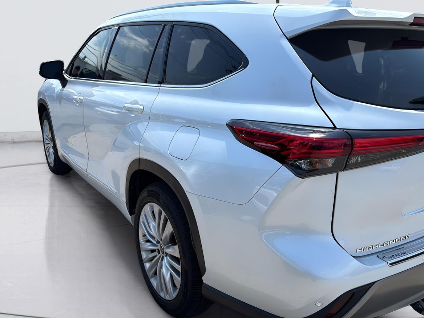 2023 Toyota Highlander Platinum
