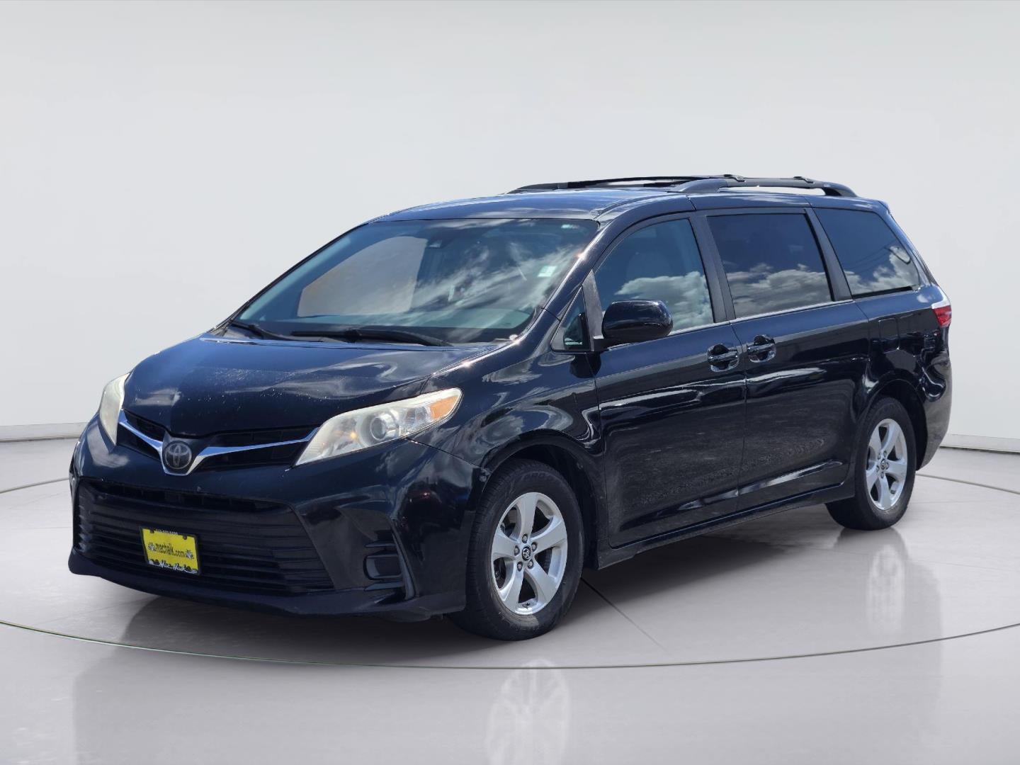 2018 Toyota Sienna LE 8-Passenger