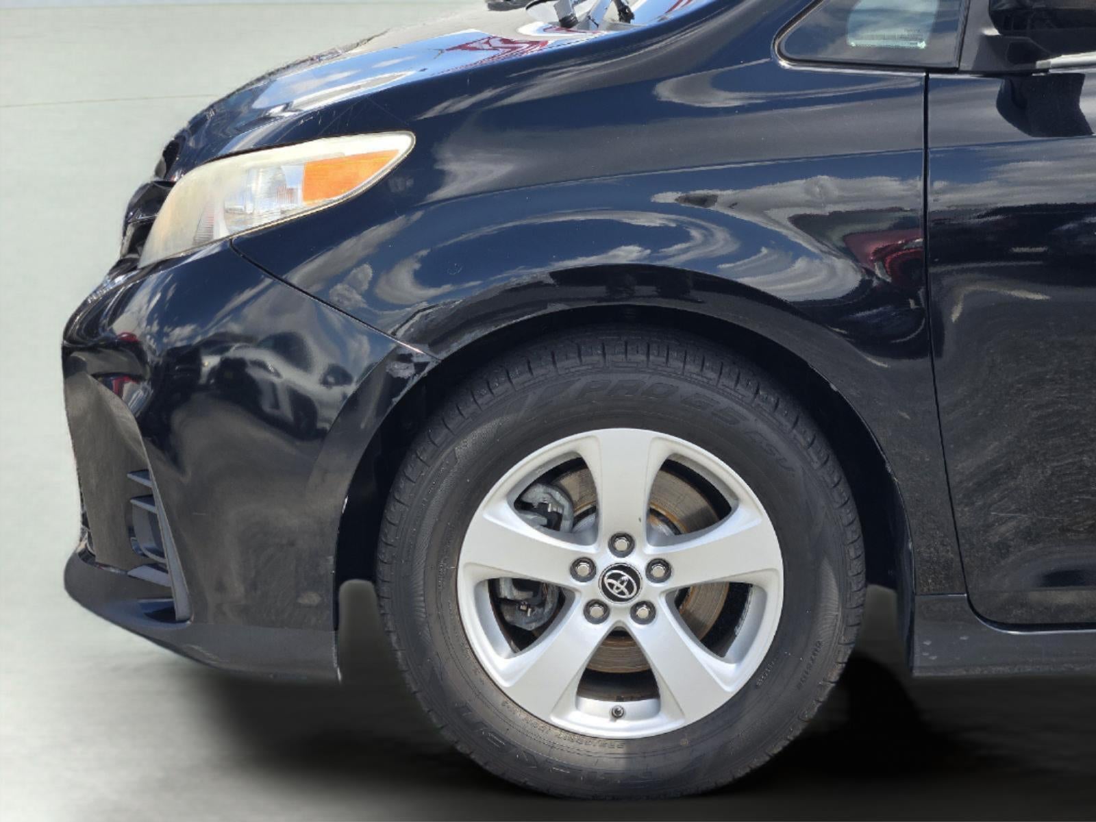 2018 Toyota Sienna LE 8-Passenger