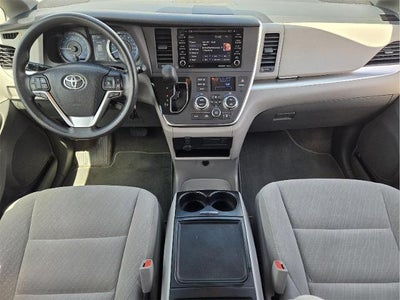 2018 Toyota Sienna LE 8-Passenger