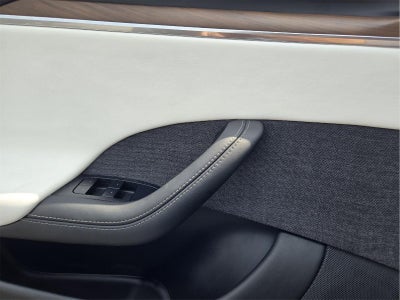 2023 Tesla MODELS Base
