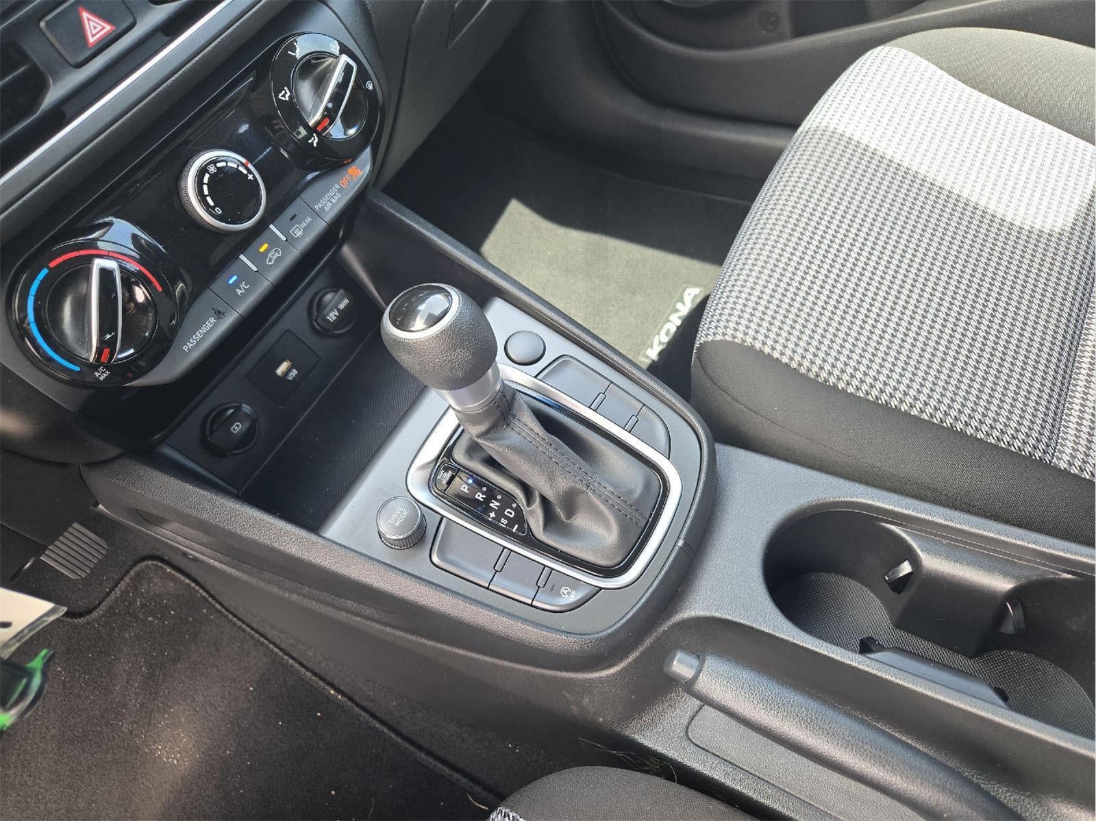 2022 Hyundai Kona SE