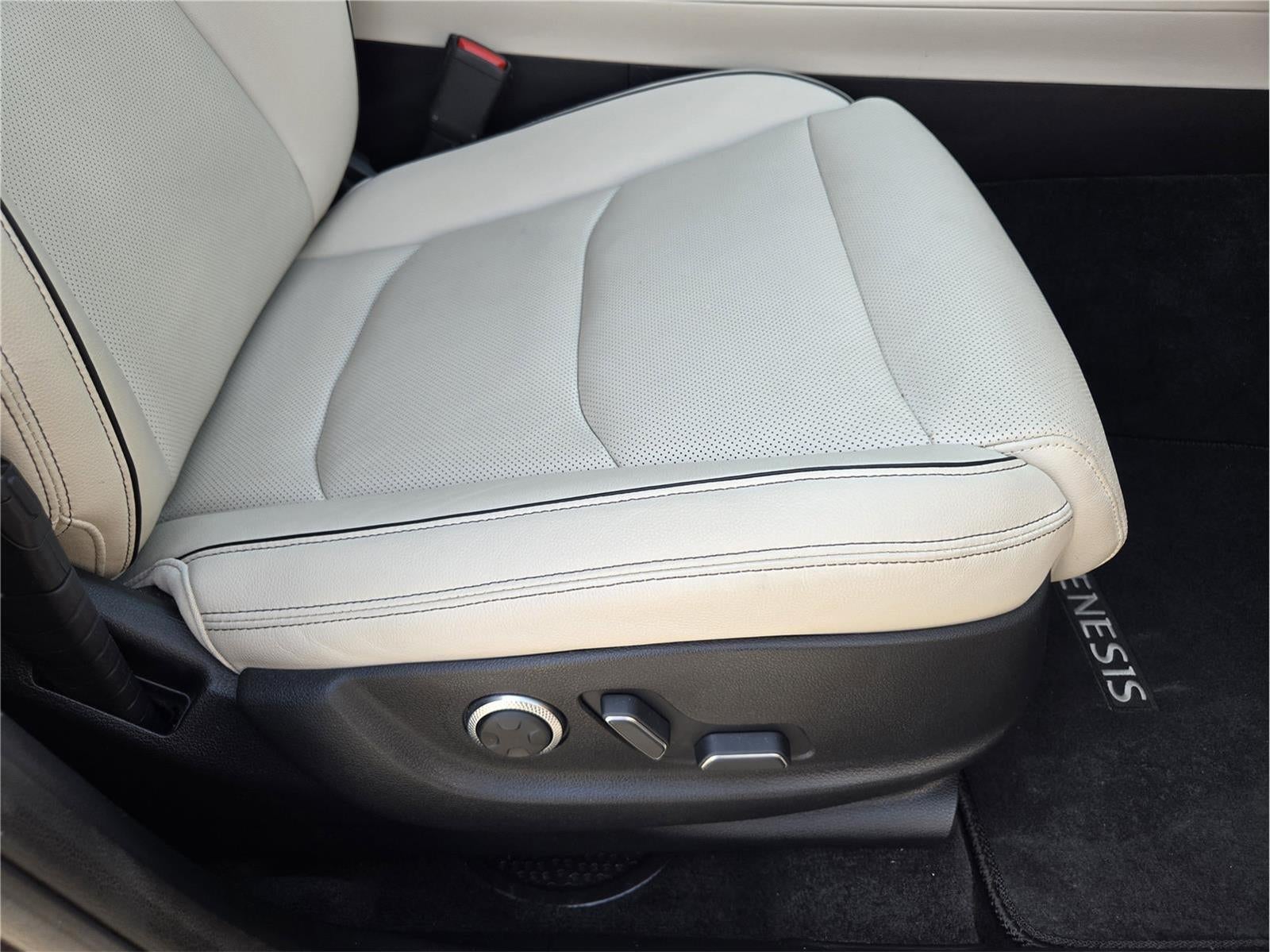 2022 Genesis GV70 2.5T