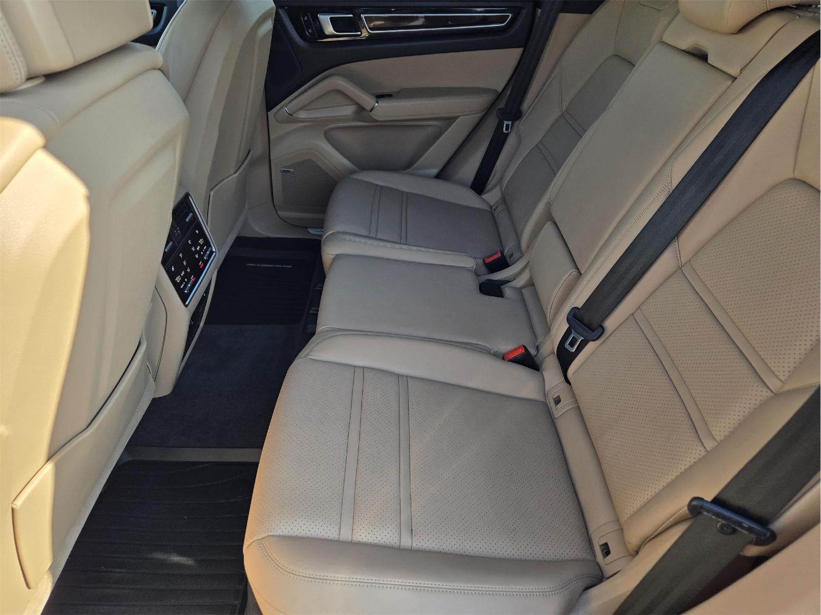 2021 Porsche Cayenne Base