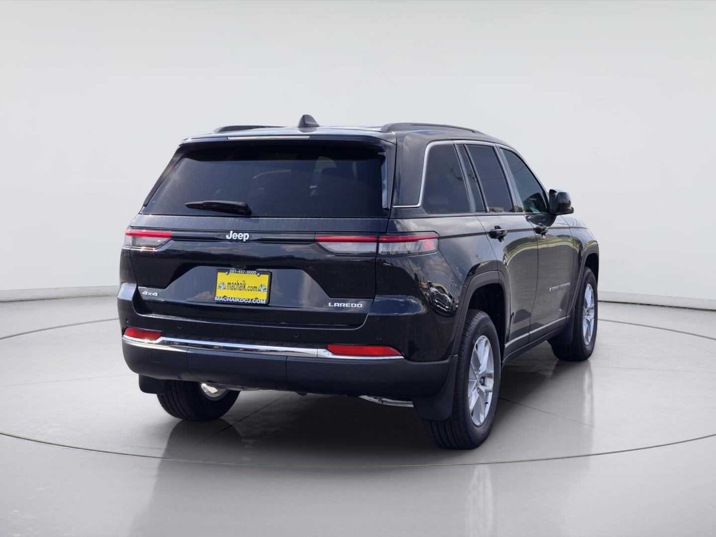 2026 Jeep Grand Cherokee Laredo