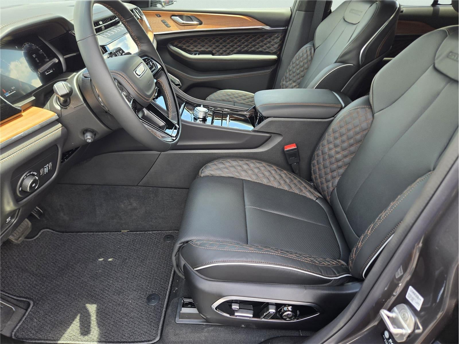 2026 Jeep Grand Cherokee Summit