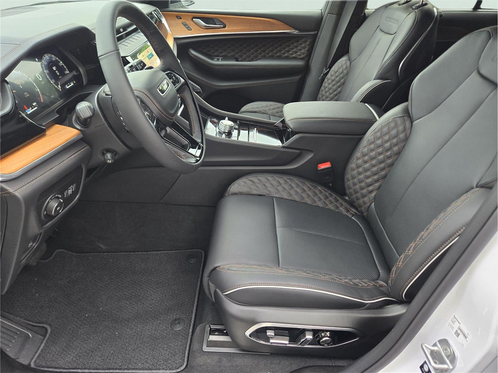 2026 Jeep Grand Cherokee Summit