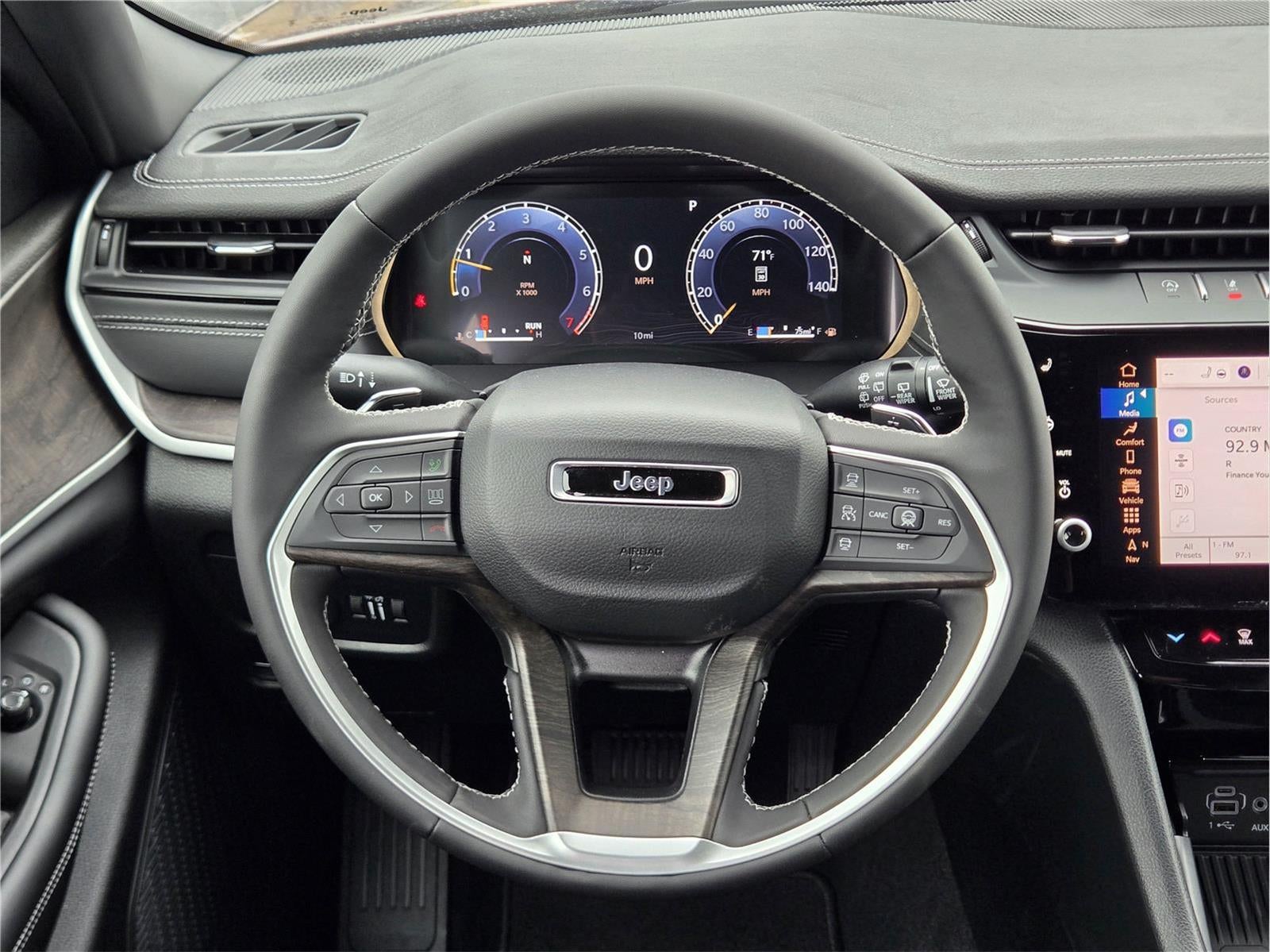 2026 Jeep Grand Cherokee L Laredo Altitude