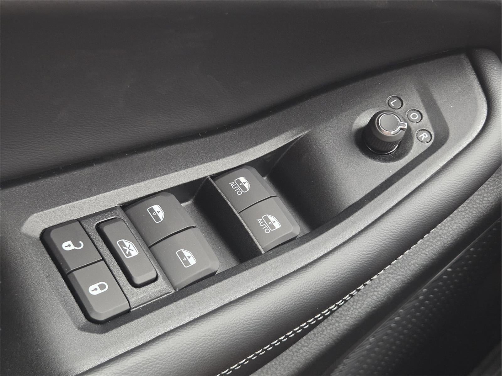 2026 Jeep Grand Cherokee L Laredo Altitude