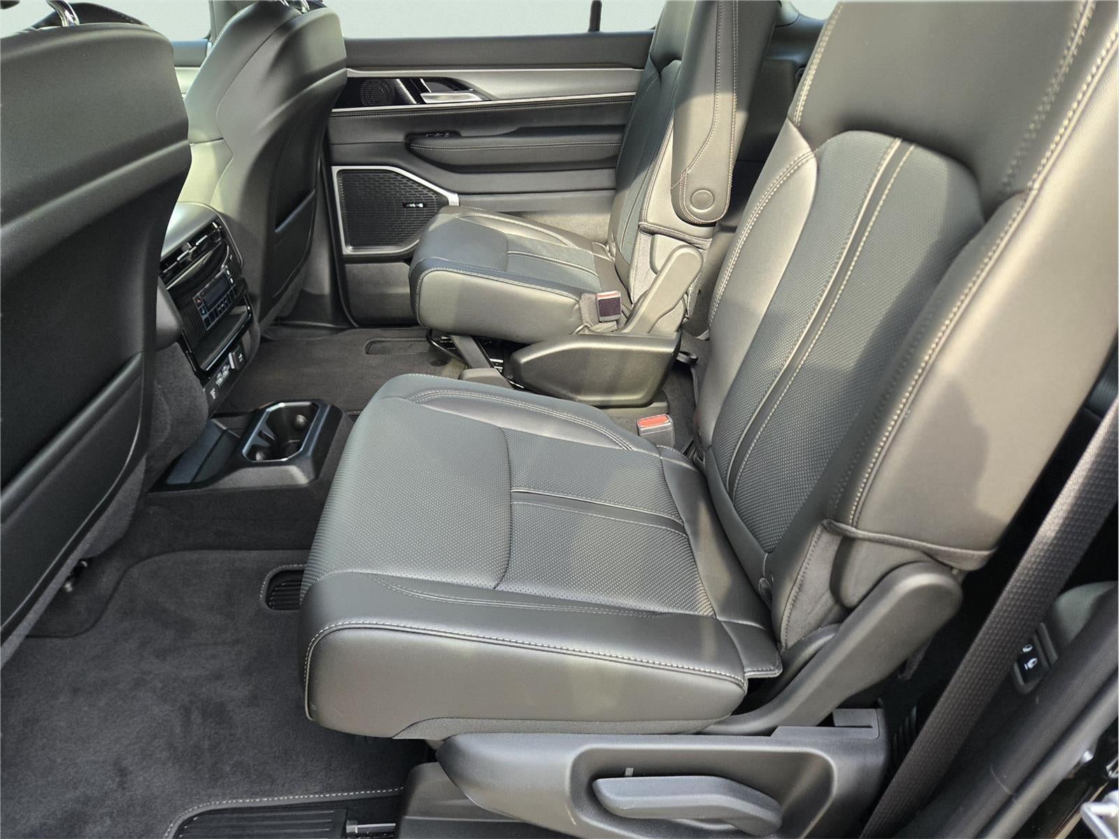 2026 Jeep Grand Wagoneer Base