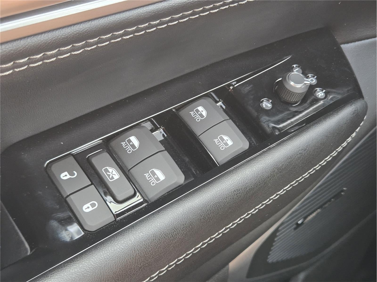 2026 Jeep Grand Wagoneer Base