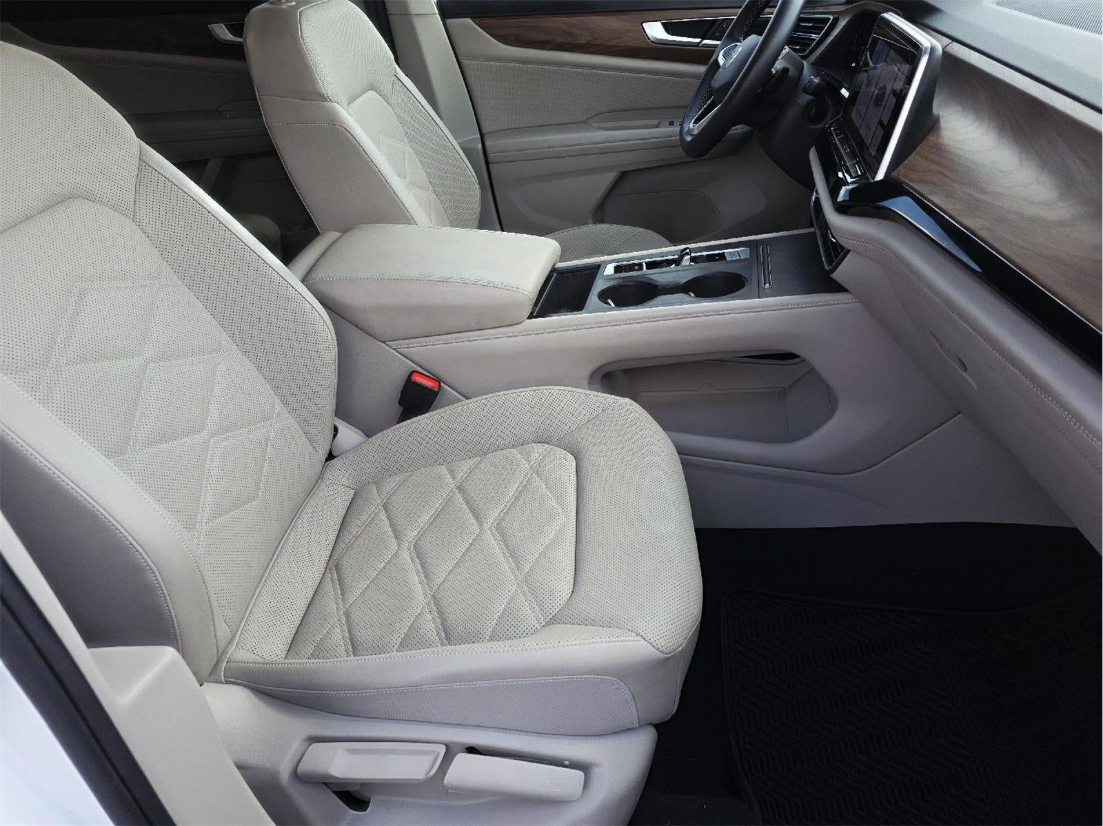 2024 Volkswagen Atlas 2.0T SE