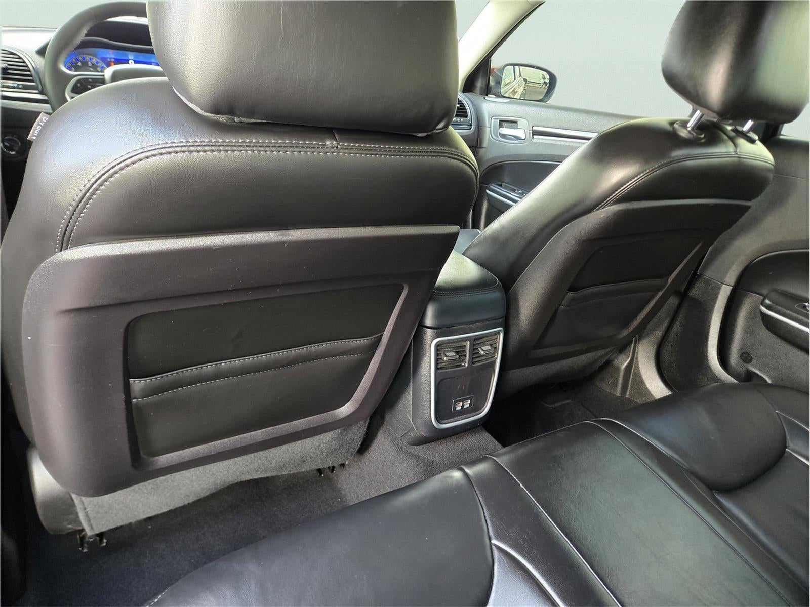 2023 Chrysler 300 Touring L