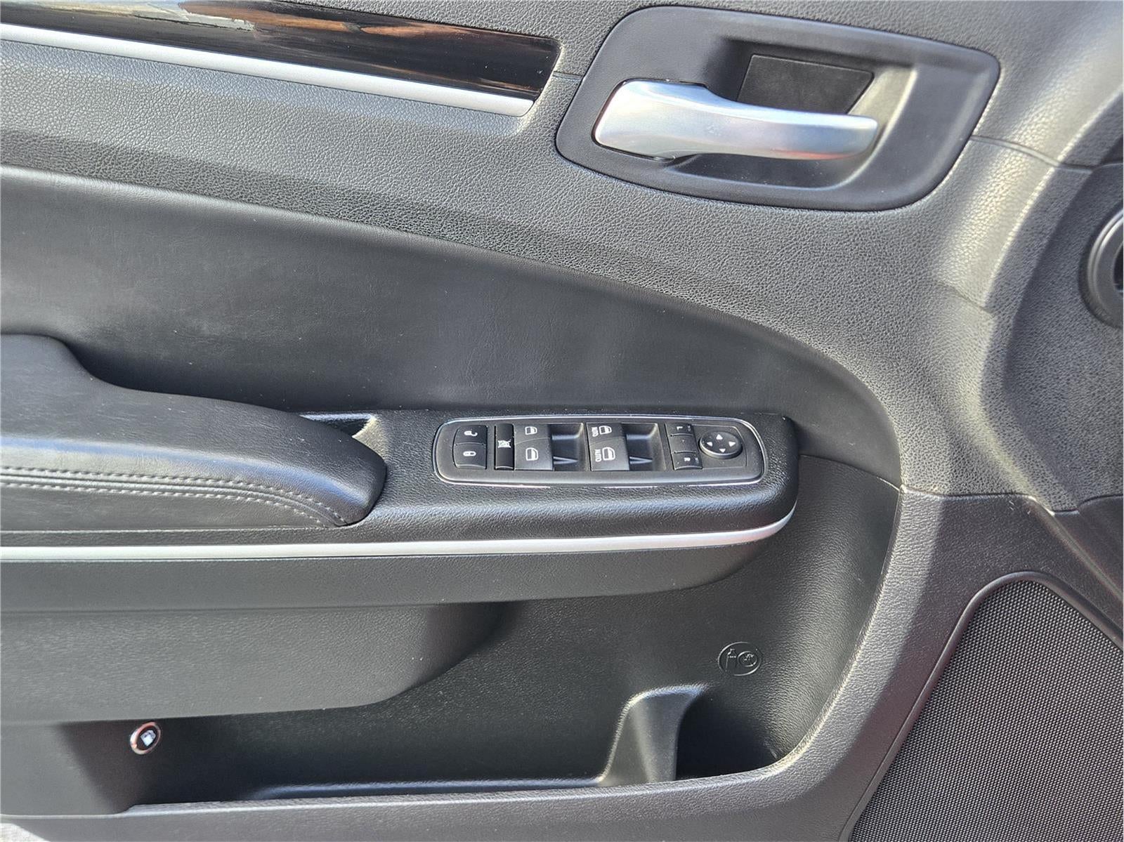 2023 Chrysler 300 Touring L
