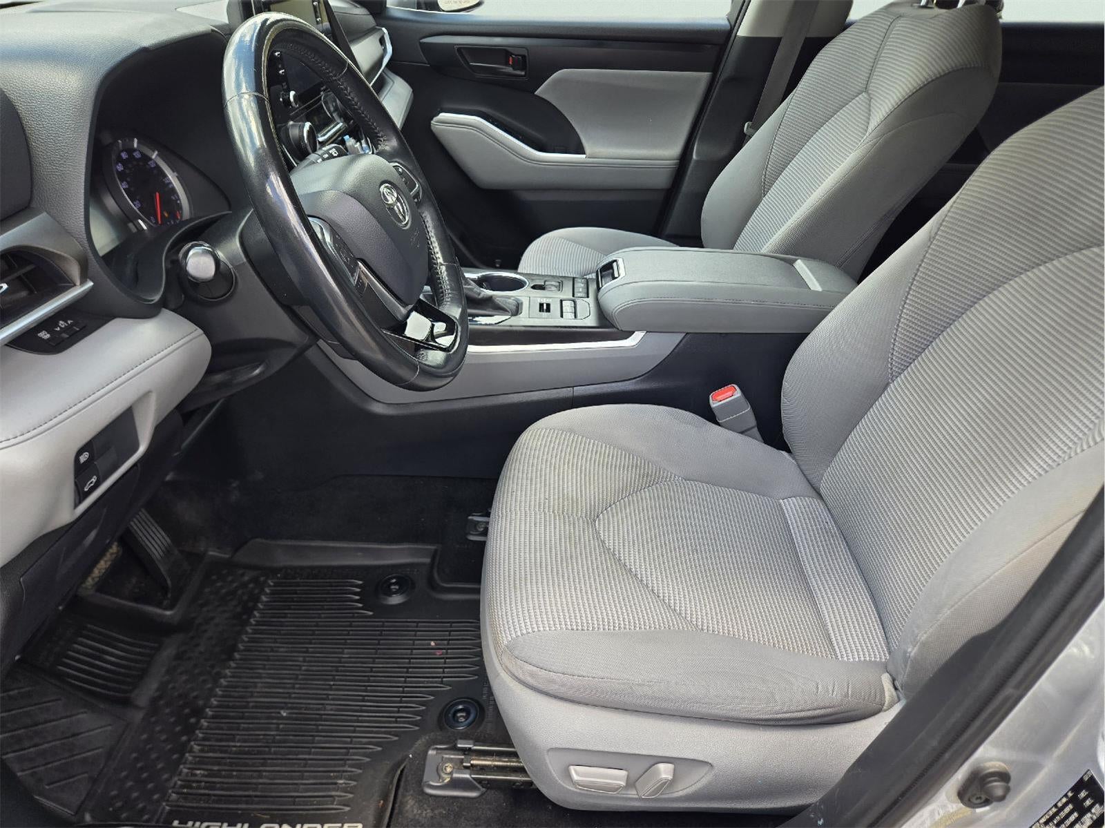 2020 Toyota Highlander LE