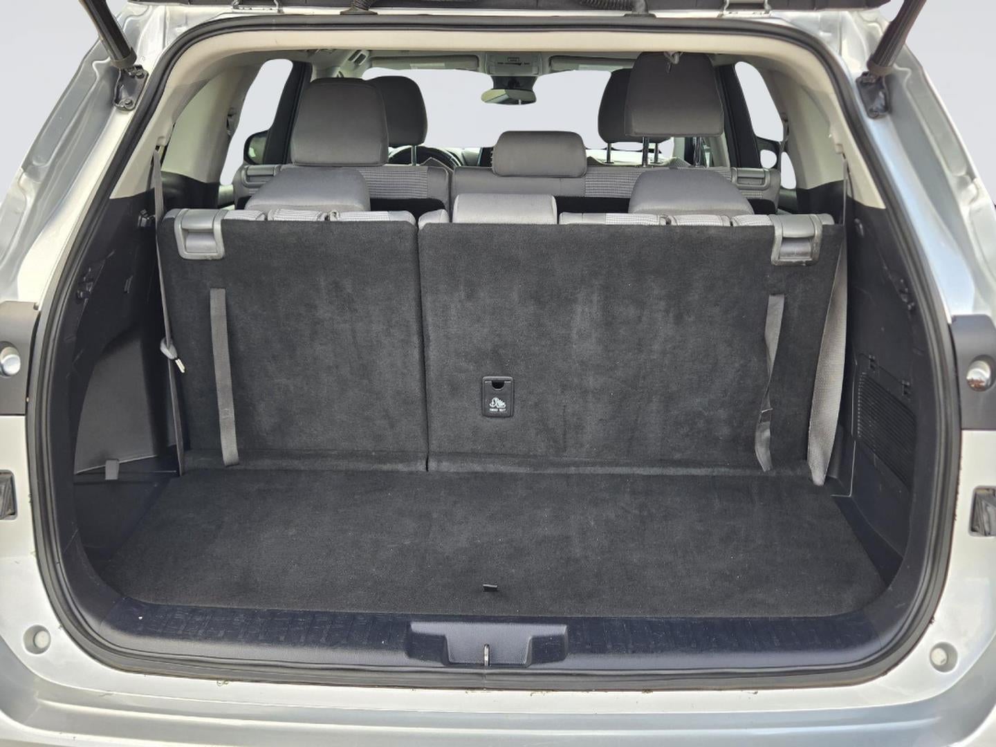 2020 Toyota Highlander LE