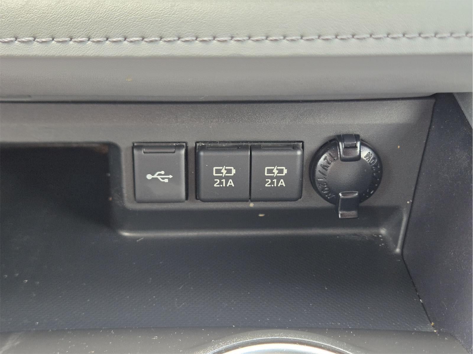2020 Toyota Highlander LE