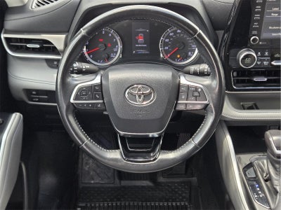 2020 Toyota Highlander LE