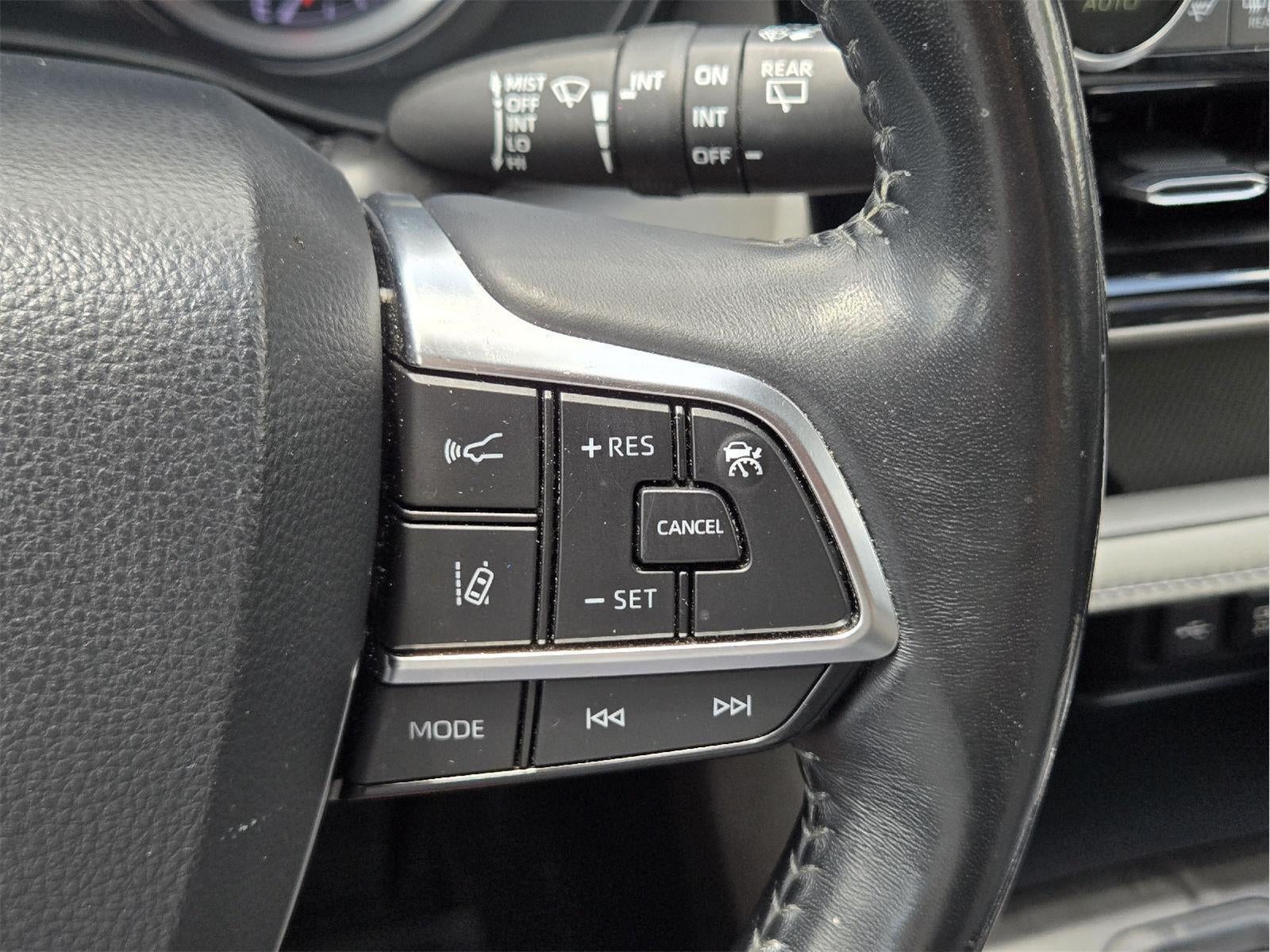 2020 Toyota Highlander LE