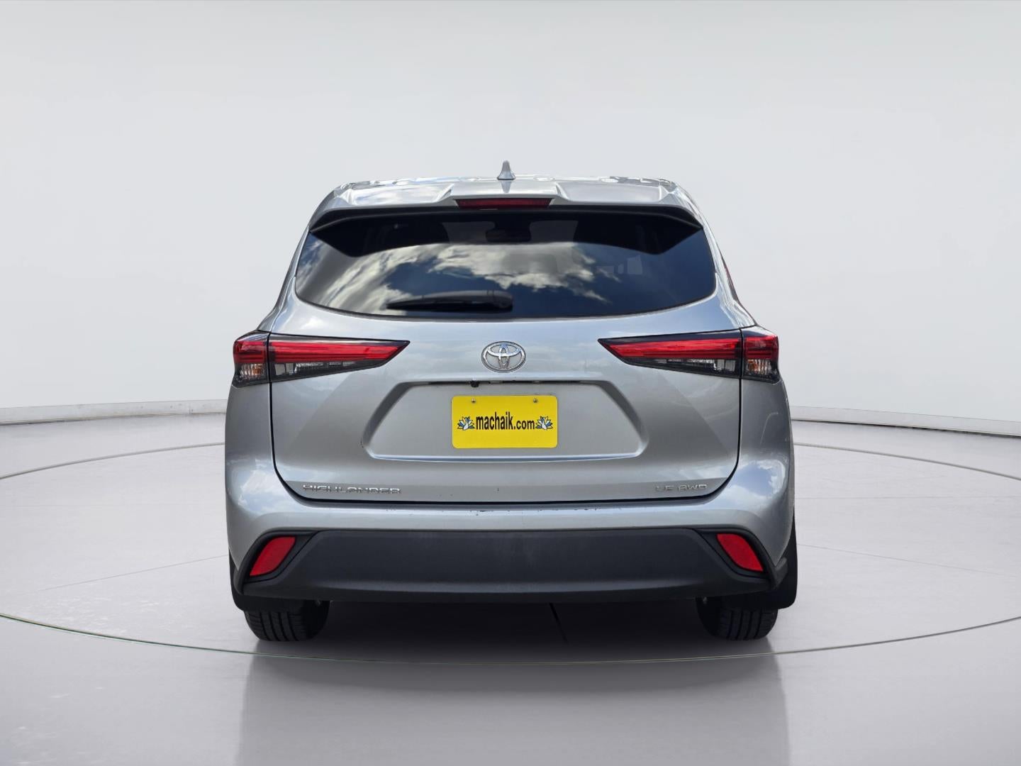 2020 Toyota Highlander LE