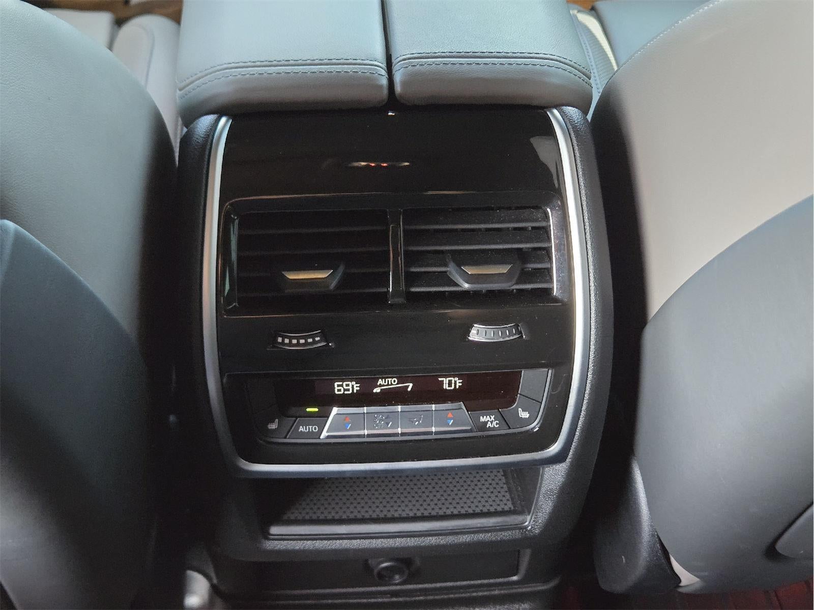 2025 BMW X6 M Base