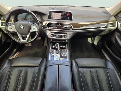 2022 BMW 7 Series 740i