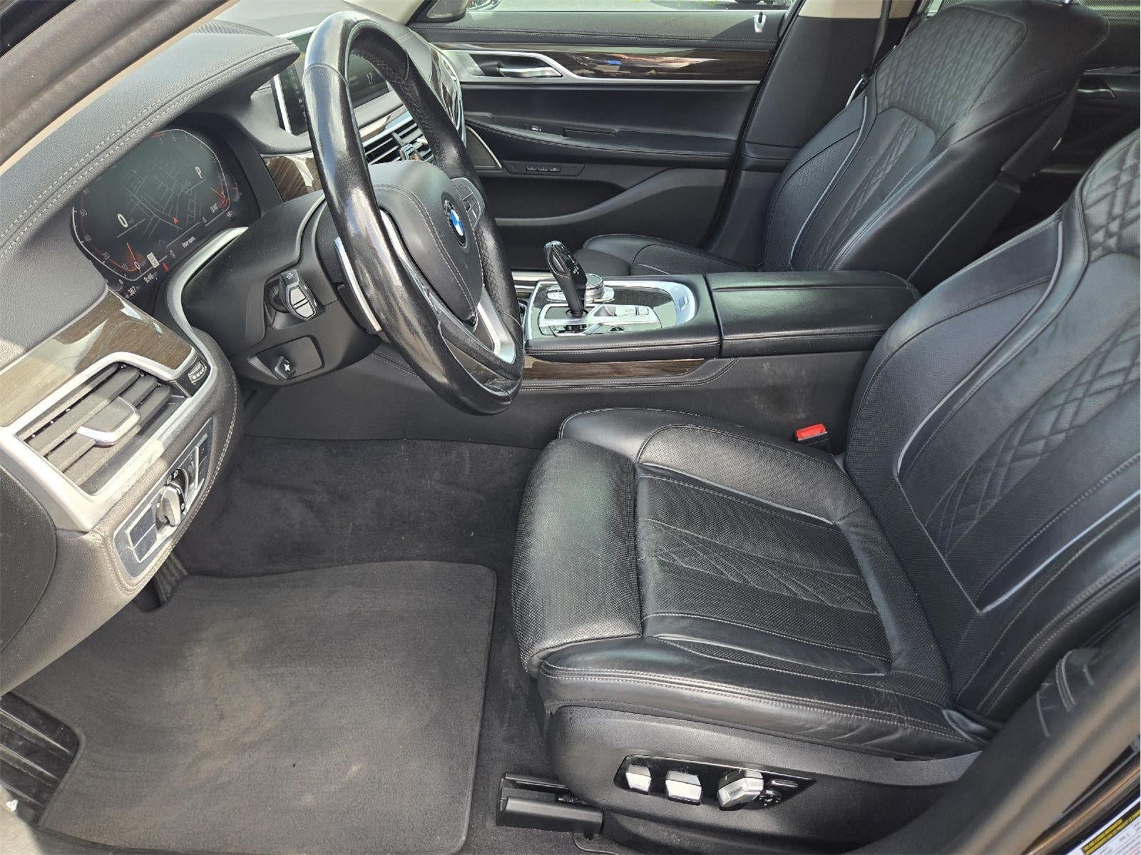 2022 BMW 7 Series 740i