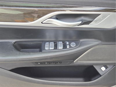 2022 BMW 7 Series 740i
