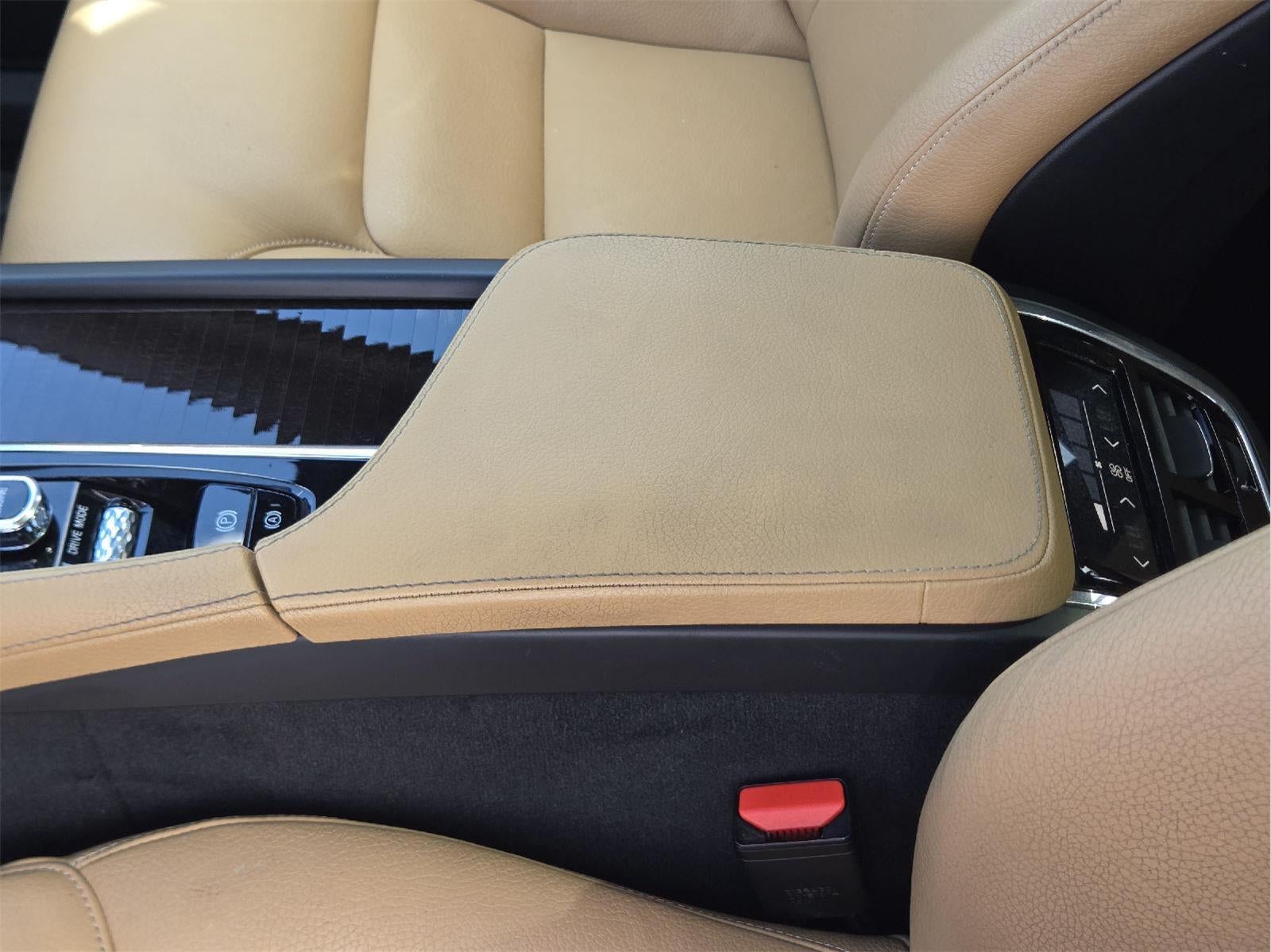 2017 Volvo XC90 Momentum