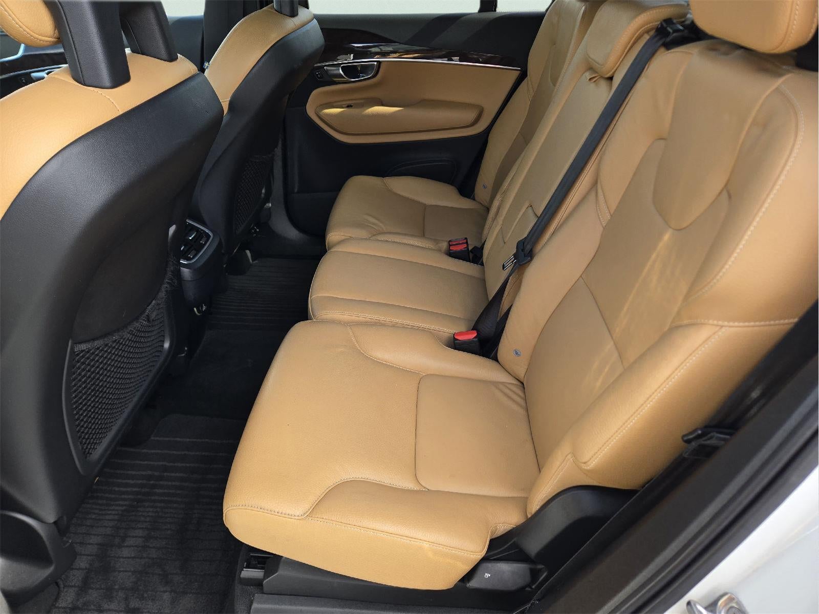 2017 Volvo XC90 Momentum