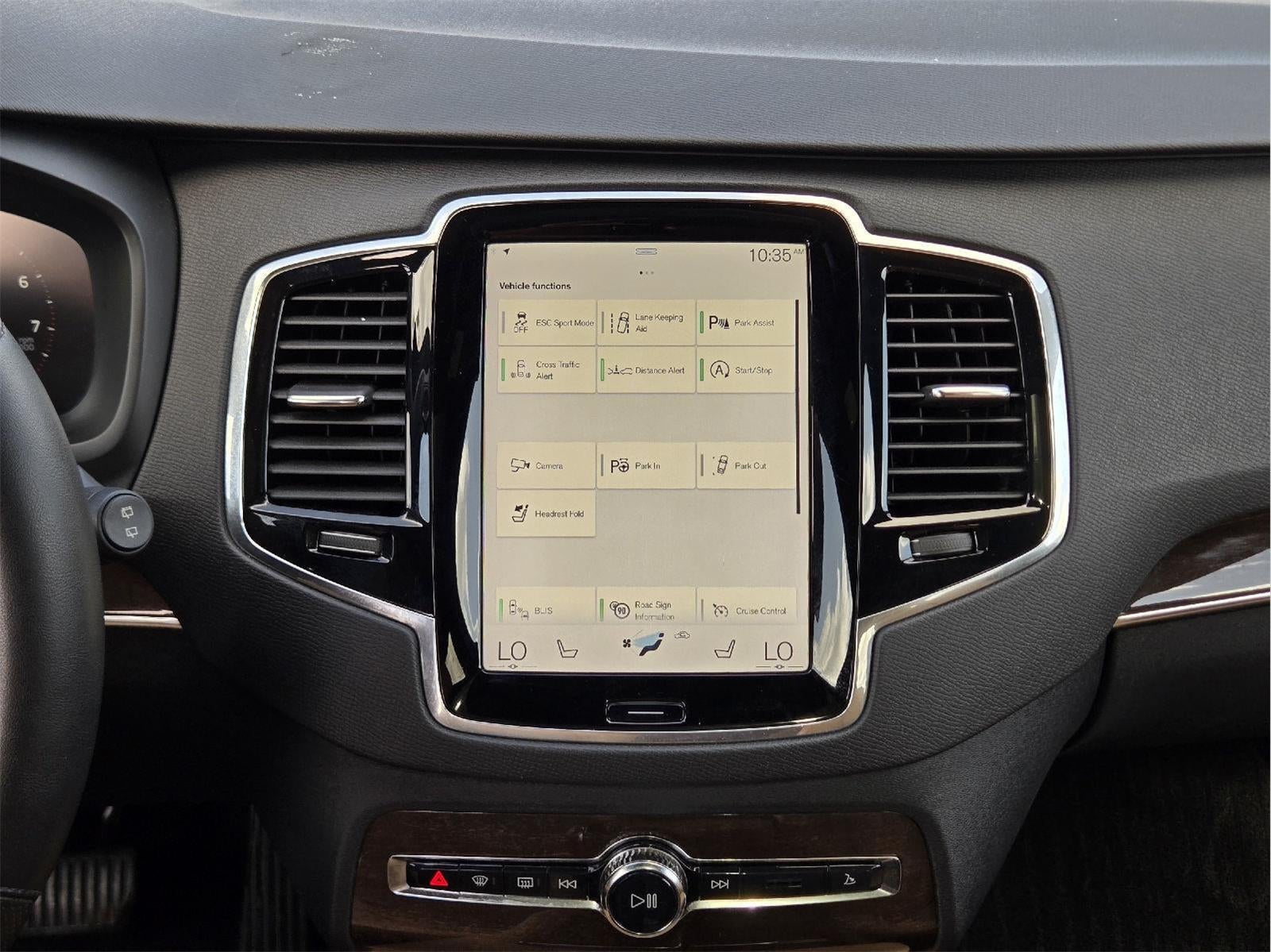 2017 Volvo XC90 Momentum