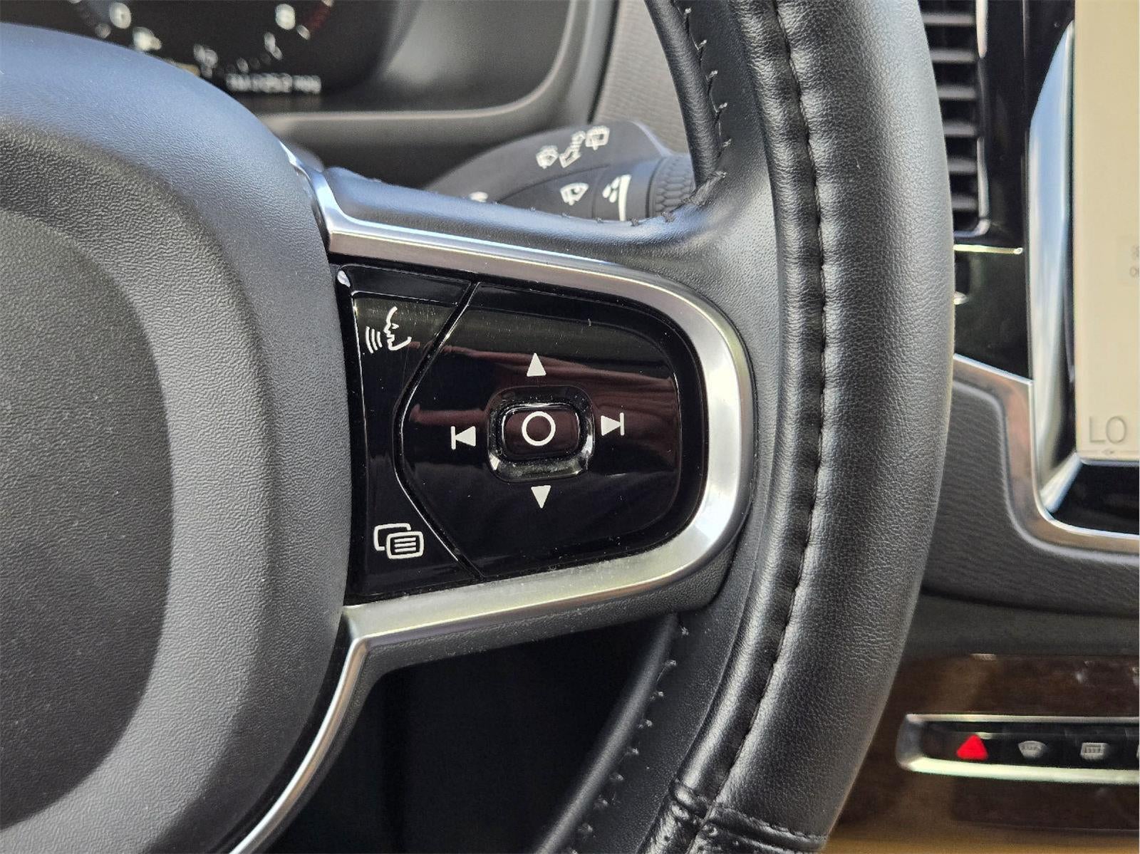 2017 Volvo XC90 Momentum