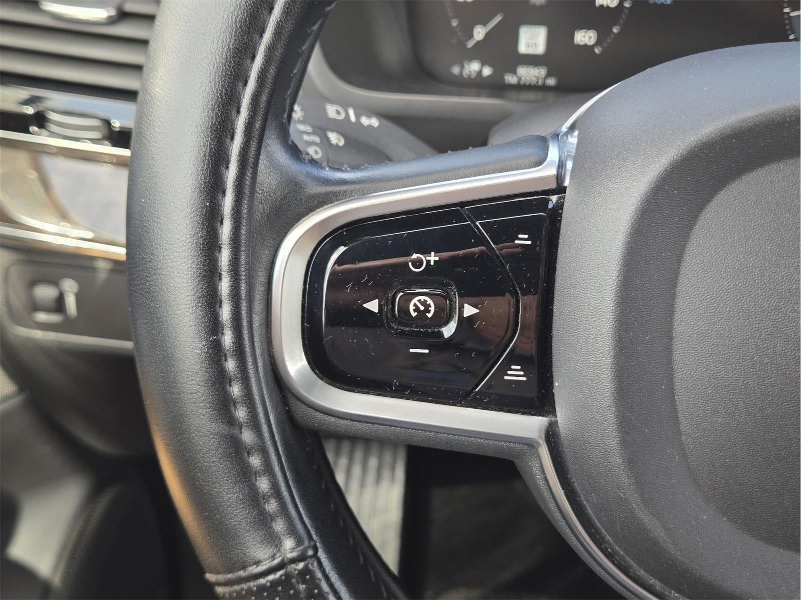 2017 Volvo XC90 Momentum