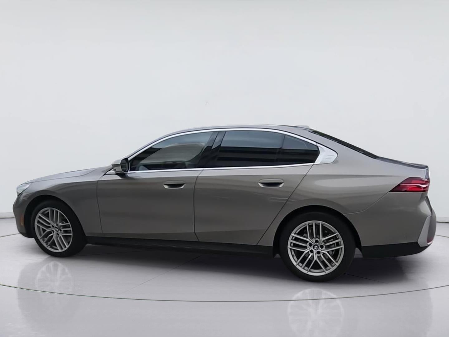 2024 BMW 5 Series 530i