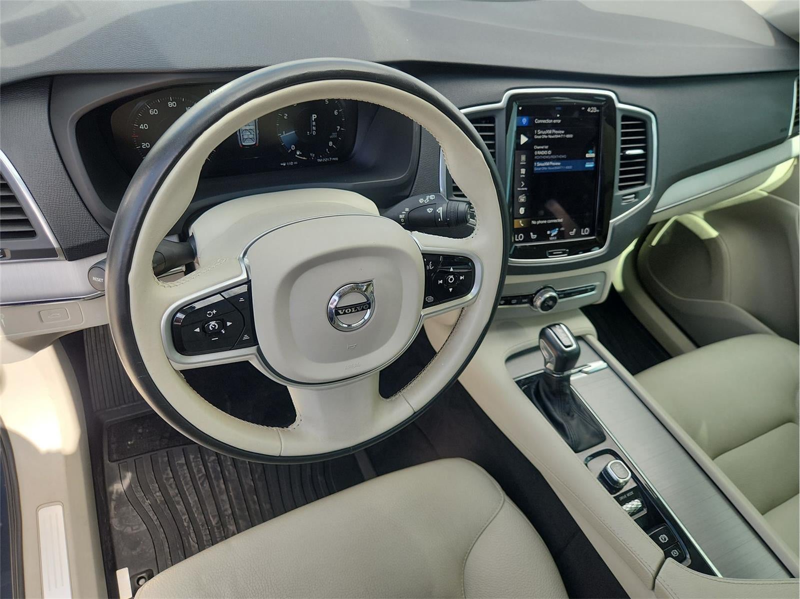2021 Volvo XC90 Momentum